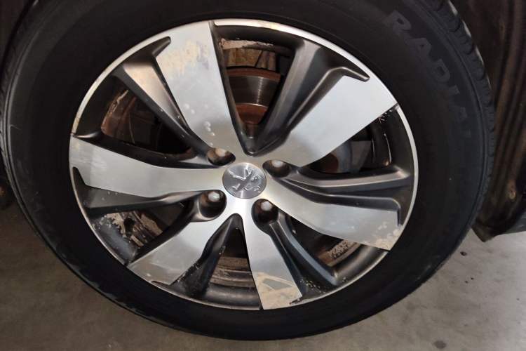 Used Peugeot 2008 2014 1.6L Automatic Navigation Edition Right Front Wheel Hub