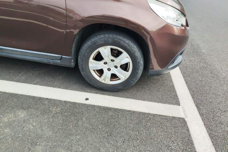 Used Peugeot 2008 2014 1.6L Automatic Trend Edition Right Front Wheel Hub