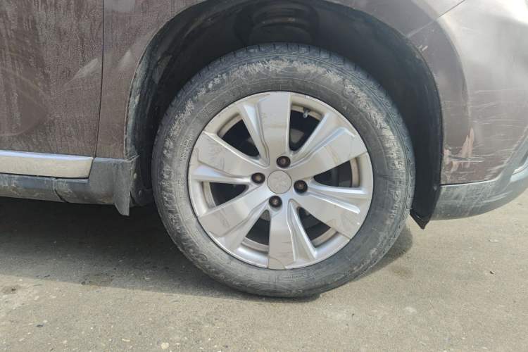 Used Peugeot 2008 2014 1.6L Automatic Fashion Edition Right Front Wheel Hub