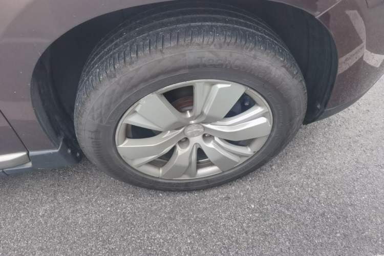 Used Peugeot 2008 2014 1.6L Automatic Fashion Edition Right Front Wheel Hub