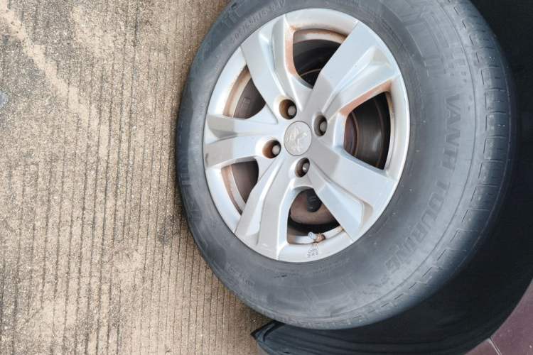 Used Peugeot 2008 2014 1.6L Automatic Trend Edition Right Front Wheel Hub