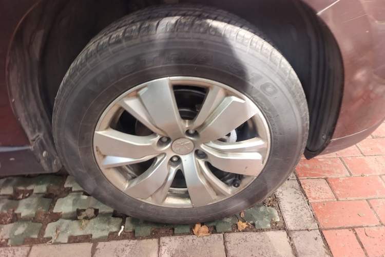 Used Peugeot 2008 2014 1.6L Automatic Fashion Edition Right Front Wheel Hub
