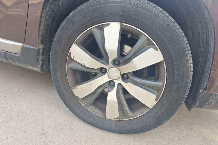 Used Peugeot 2008 2014 1.6L Automatic Navigation Edition Right Front Wheel Hub