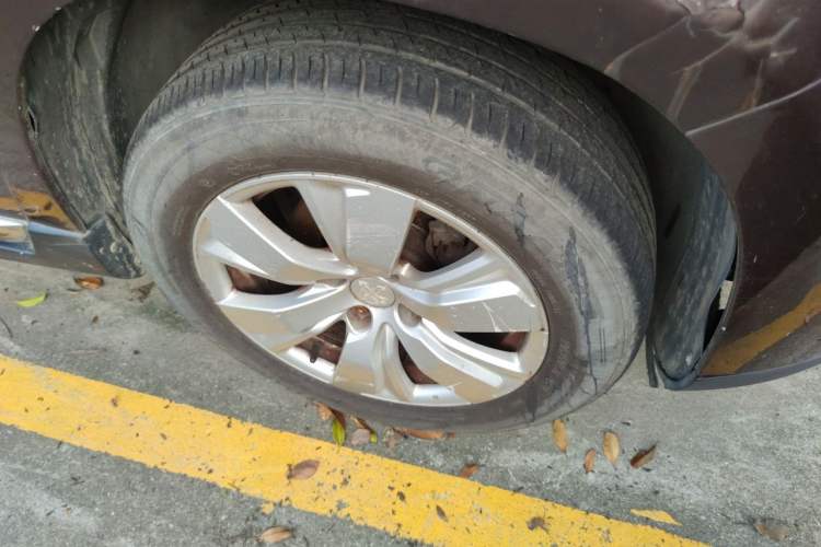Used Peugeot 2008 2014 1.6L Automatic Fashion Edition Right Front Wheel Hub