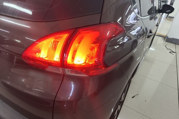 Used Peugeot 2008 2014 1.6L Automatic Navigation Edition Right Rear Taillight
