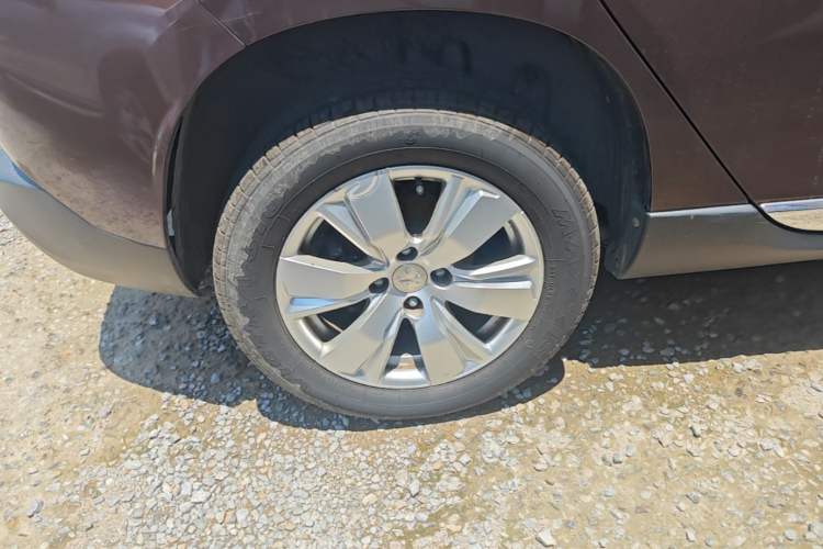 Used Peugeot 2008 2014 1.6L Automatic Fashion Edition Right Rear Wheel Hub