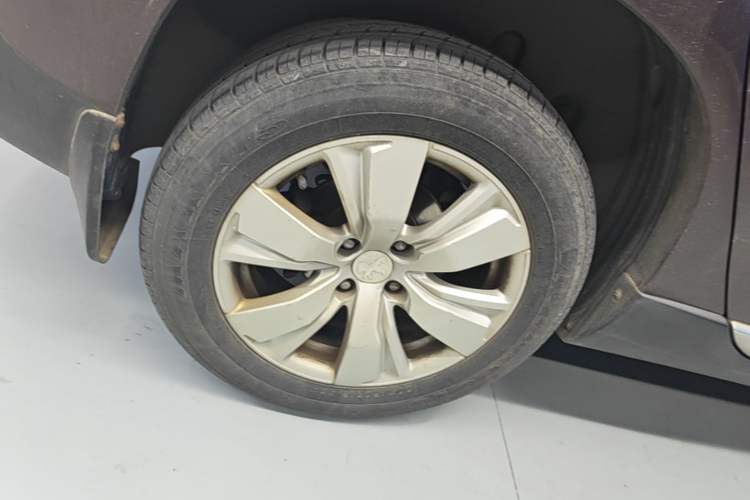 Used Peugeot 2008 2014 1.6L Automatic Fashion Edition Right Rear Wheel Hub