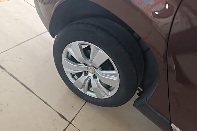 Used Peugeot 2008 2014 1.6L Automatic Fashion Edition Right Rear Wheel Hub
