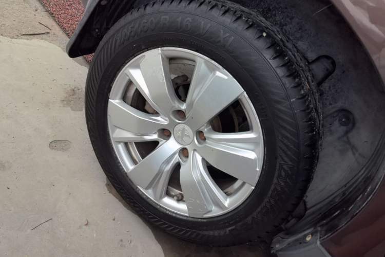 Used Peugeot 2008 2014 1.6L Automatic Fashion Edition Right Rear Wheel Hub