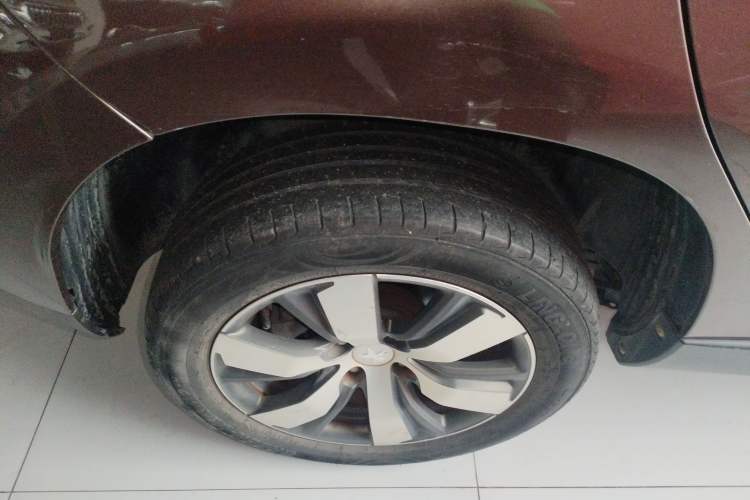 Used Peugeot 2008 2014 1.6L Automatic Navigation Edition Right Rear Wheel Hub