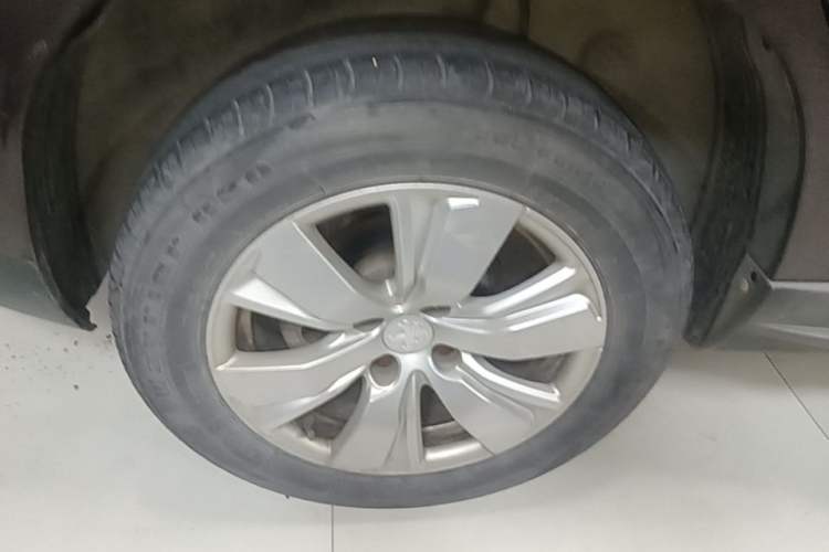 Used Peugeot 2008 2014 1.6L Automatic Fashion Edition Right Rear Wheel Hub