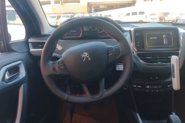 Used Peugeot 2008 2014 1.6L Manual Fashion Edition Steering Wheel
