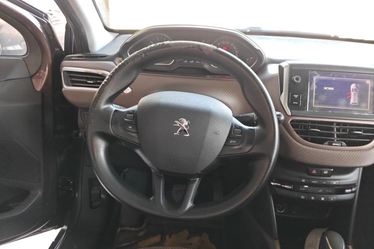 Used Peugeot 2008 2014 1.6L Automatic Fashion Edition Steering Wheel