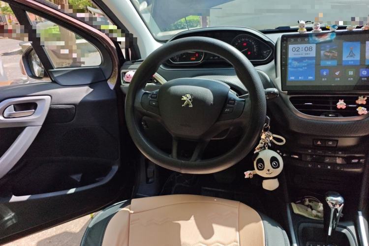 Used Peugeot 2008 2014 1.6L Automatic Fashion Edition Steering Wheel