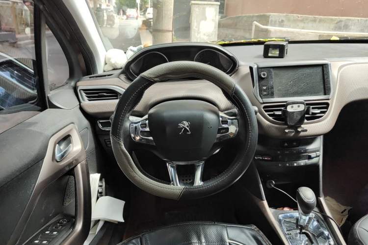 Used Peugeot 2008 2014 1.6L Automatic Navigation Edition Steering Wheel