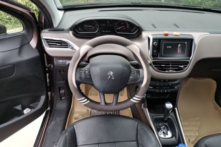 Used Peugeot 2008 2014 1.6L Automatic Fashion Edition Steering Wheel