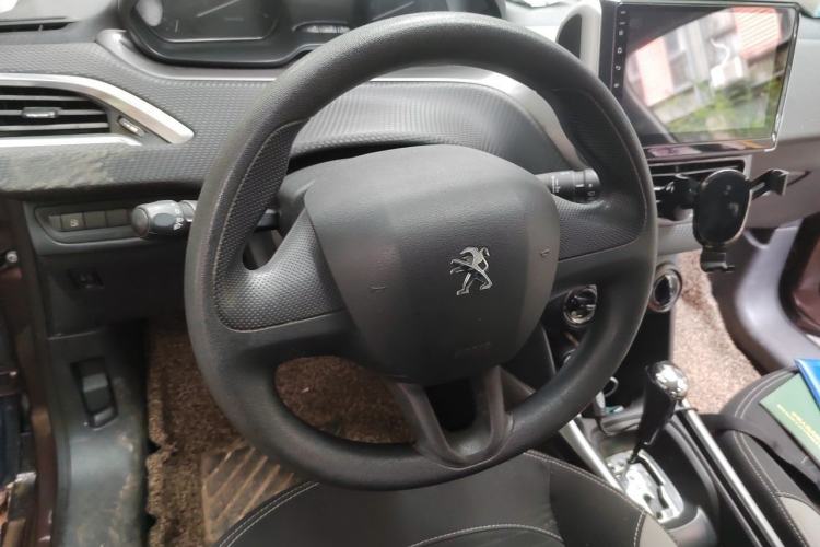 Used Peugeot 2008 2014 1.6L Automatic Trend Edition Steering Wheel