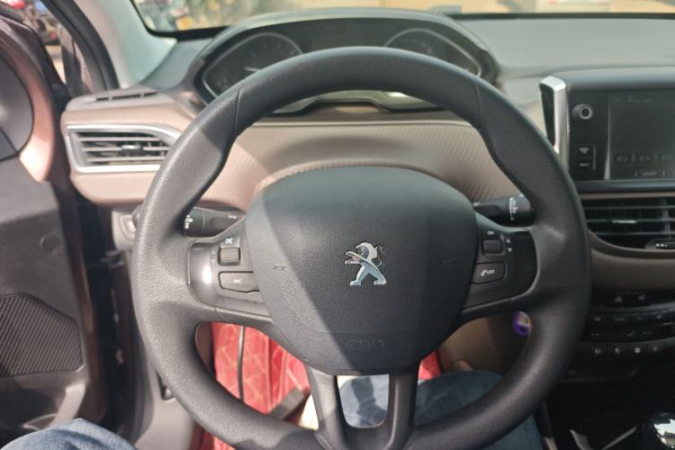 Used Peugeot 2008 2014 1.6L Automatic Fashion Edition Steering Wheel