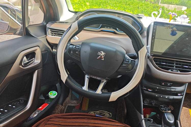 Used Peugeot 2008 2014 1.6L Automatic Navigation Edition Steering Wheel