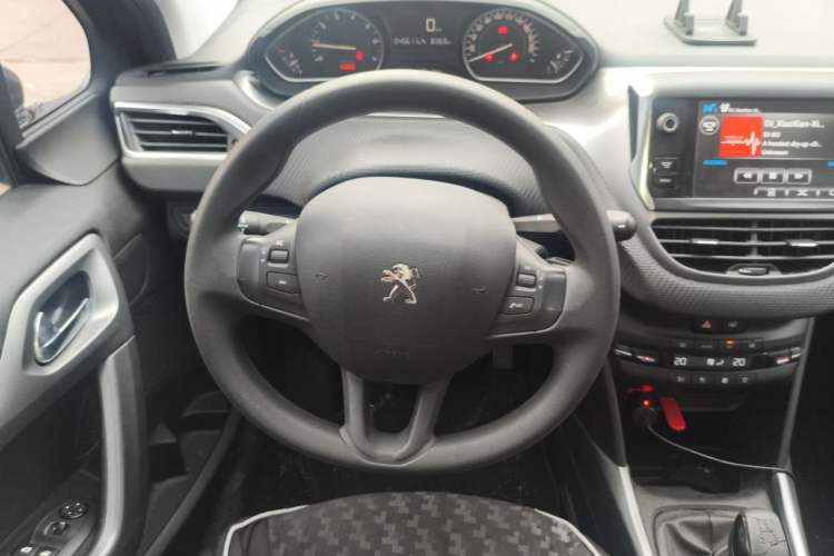 Used Peugeot 2008 2014 1.6L Manual Fashion Edition Steering Wheel