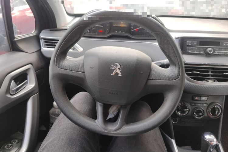Used Peugeot 2008 2014 1.6L Automatic Trend Edition Steering Wheel