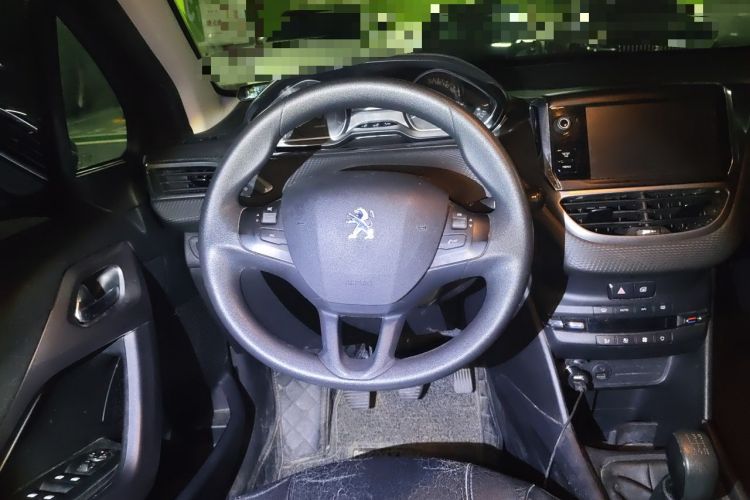 Used Peugeot 2008 2014 1.6L Manual Fashion Edition Steering Wheel