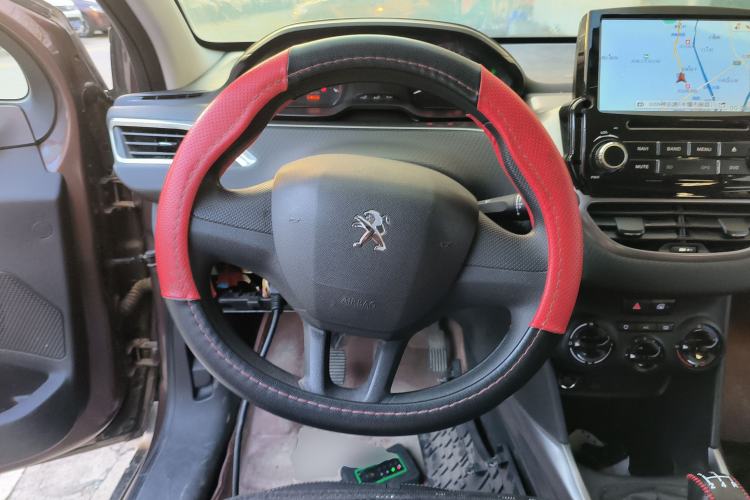 Used Peugeot 2008 2014 1.6L Manual Trend Edition Steering Wheel