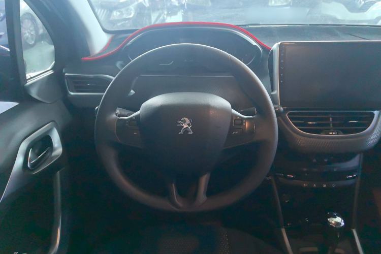 Used Peugeot 2008 2014 1.6L Automatic Fashion Edition Steering Wheel