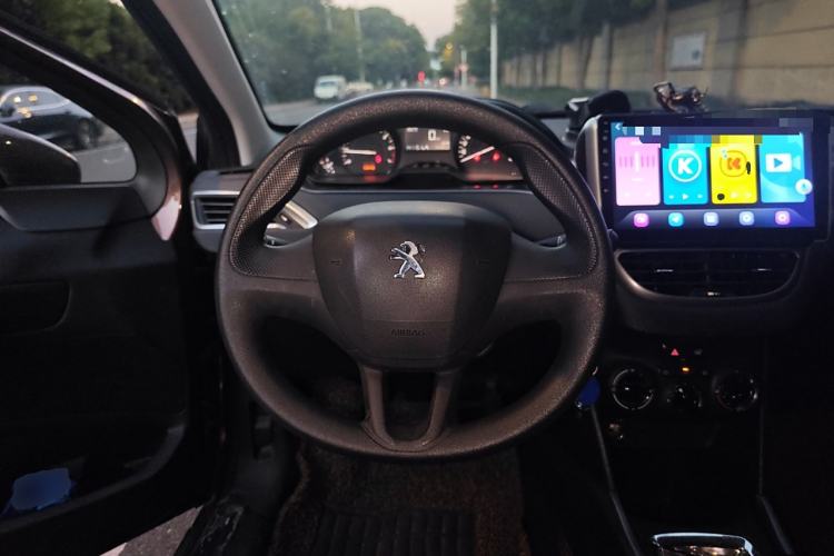 Used Peugeot 2008 2014 1.6L Automatic Trend Edition Steering Wheel