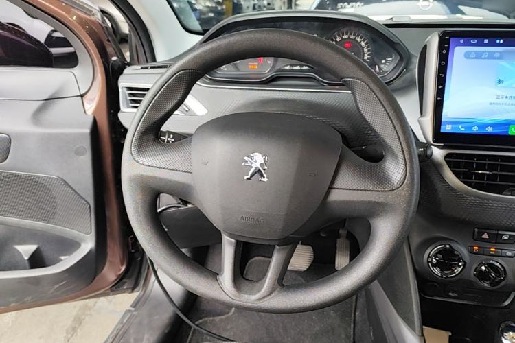 Used Peugeot 2008 2014 1.6L Automatic Trend Edition Steering Wheel