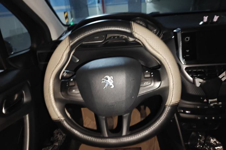 Used Peugeot 2008 2014 1.6L Manual Fashion Edition Steering Wheel