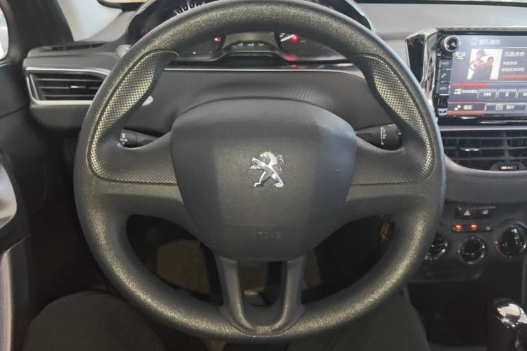 Used Peugeot 2008 2014 1.6L Automatic Trend Edition Steering Wheel