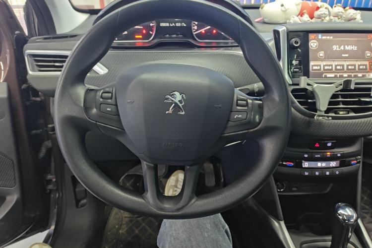 Used Peugeot 2008 2014 1.6L Automatic Fashion Edition Steering Wheel