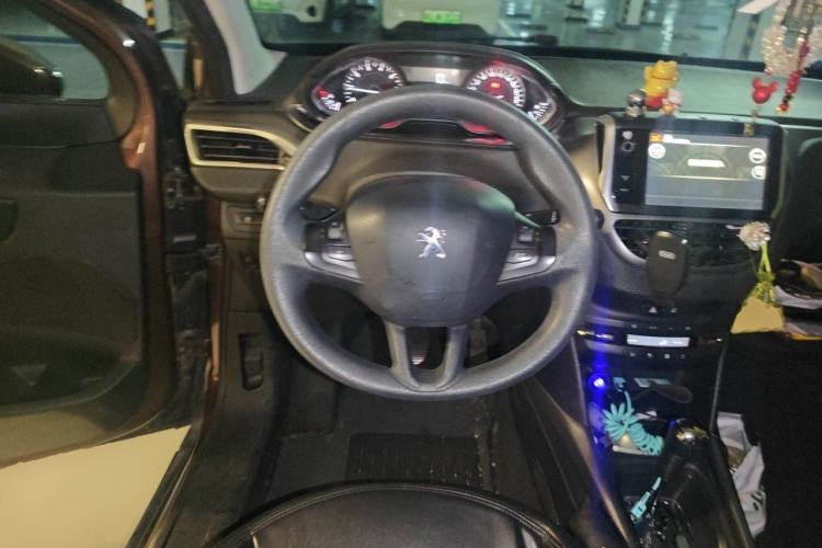 Used Peugeot 2008 2014 1.6L Automatic Fashion Edition Steering Wheel