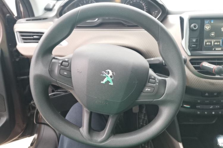 Used Peugeot 2008 2014 1.6L Automatic Fashion Edition Steering Wheel