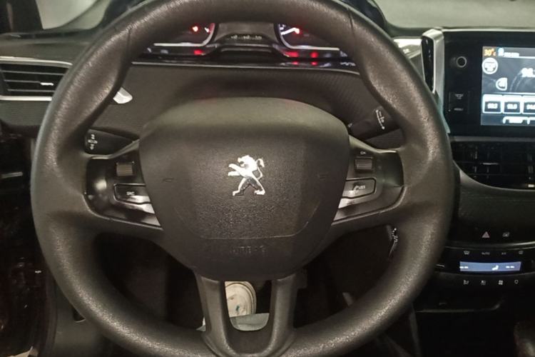 Used Peugeot 2008 2014 1.6L Automatic Fashion Edition Steering Wheel