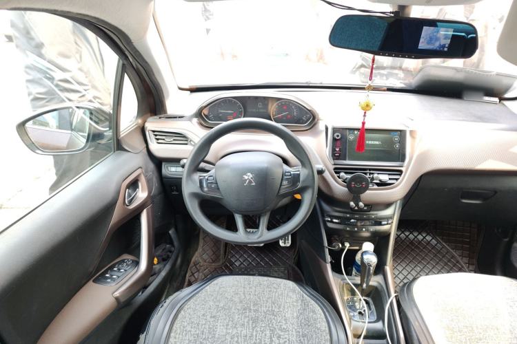 Used Peugeot 2008 2014 1.6L Automatic Fashion Edition Steering Wheel