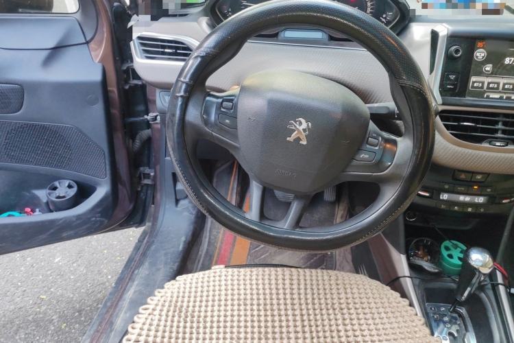 Used Peugeot 2008 2014 1.6L Automatic Fashion Edition Steering Wheel