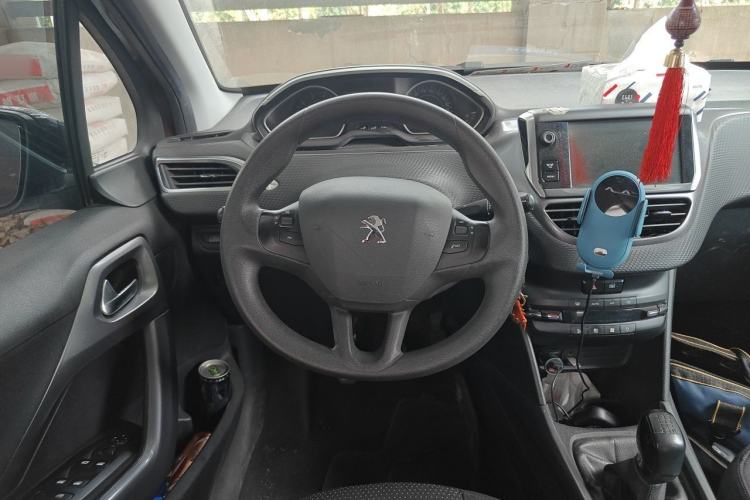 Used Peugeot 2008 2014 1.6L Manual Fashion Edition Steering Wheel