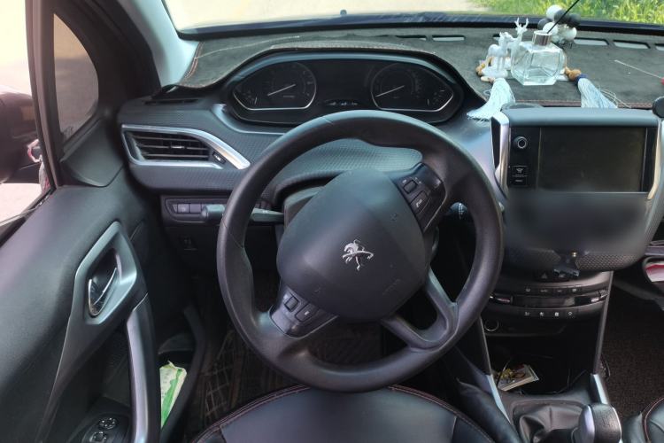 Used Peugeot 2008 2014 1.6L Manual Fashion Edition Steering Wheel