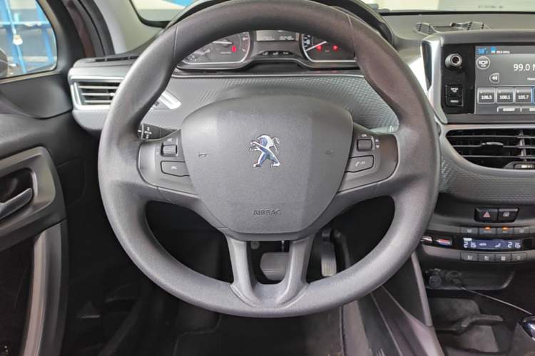 Used Peugeot 2008 2014 1.6L Automatic Fashion Edition Steering Wheel