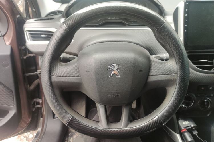 Used Peugeot 2008 2014 1.6L Automatic Trend Edition Steering Wheel