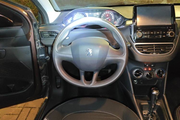 Used Peugeot 2008 2014 1.6L Automatic Trend Edition Steering Wheel