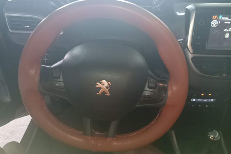 Used Peugeot 2008 2014 1.6L Automatic Fashion Edition Steering Wheel