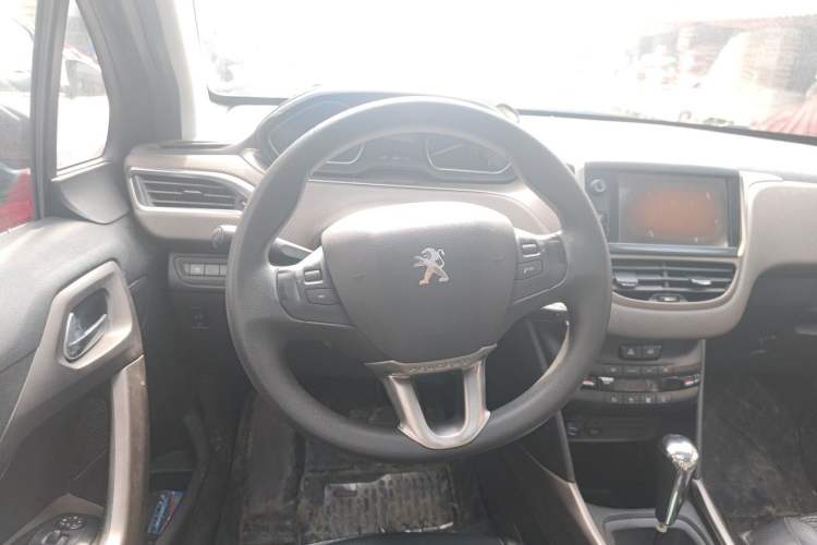 Used Peugeot 2008 2014 1.6L Automatic Fashion Edition Steering Wheel