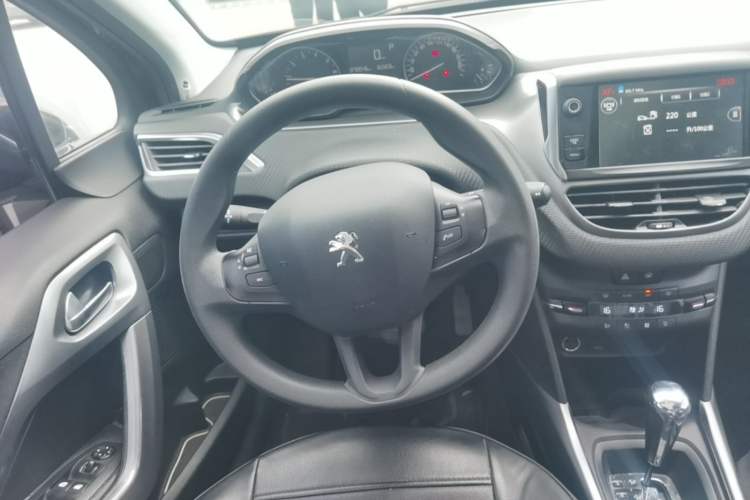 Used Peugeot 2008 2014 1.6L Automatic Fashion Edition Steering Wheel