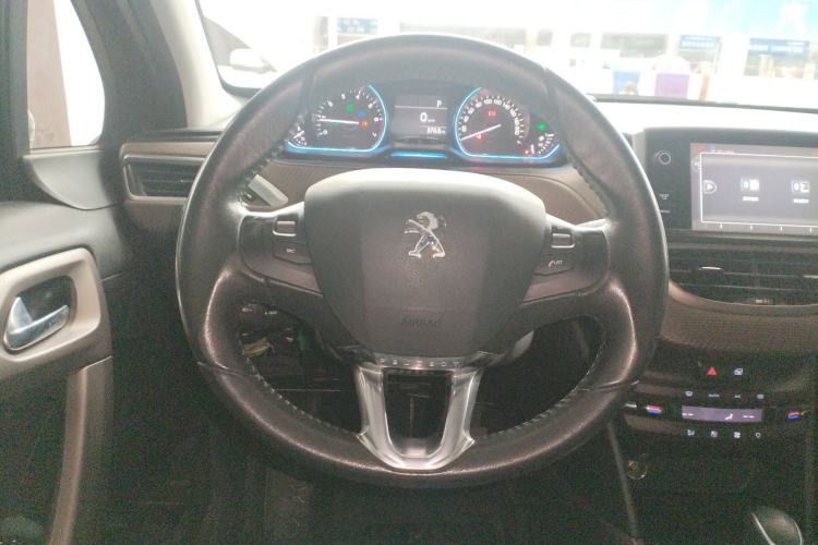Used Peugeot 2008 2014 1.6L Automatic Navigation Edition Steering Wheel