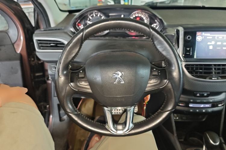 Used Peugeot 2008 2014 1.6L Automatic Navigation Edition Steering Wheel