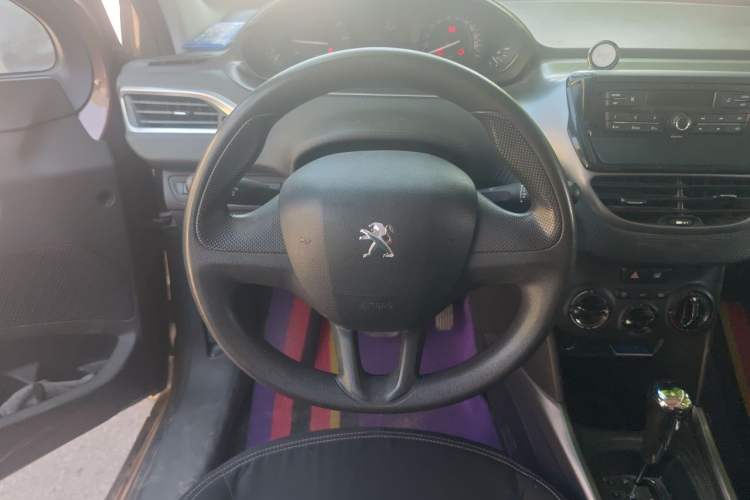 Used Peugeot 2008 2014 1.6L Automatic Trend Edition Steering Wheel
