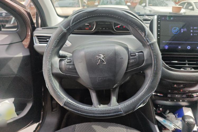 Used Peugeot 2008 2014 1.6L Automatic Fashion Edition Steering Wheel